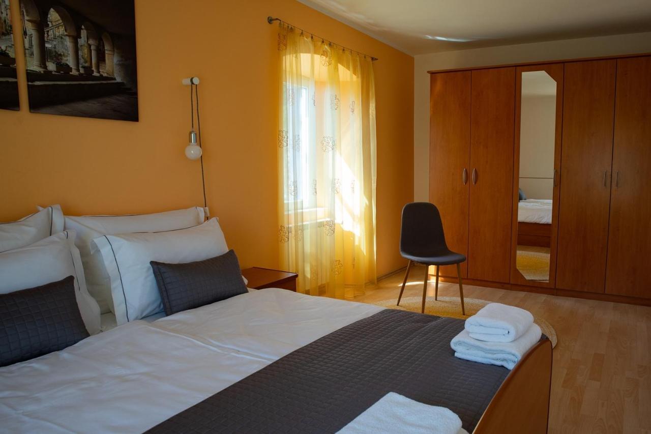 Olive Tree Apartments Умаг Екстериор снимка